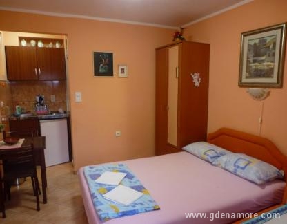 Igalo, apartmanok és szobák, Magán szállás a községben Igalo, Montenegró - apartman